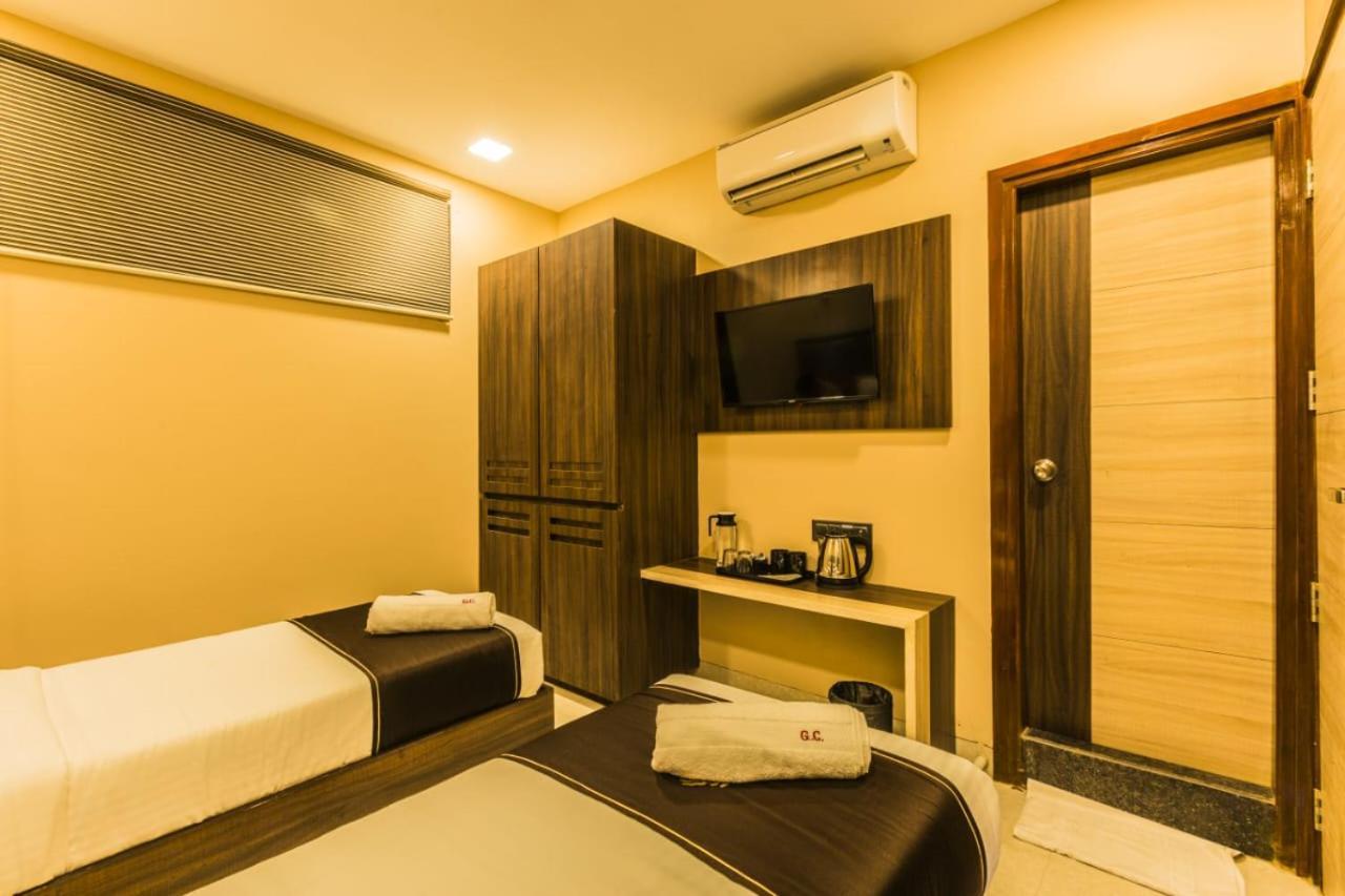 Hotel Golden Crown Mumbai Exterior photo