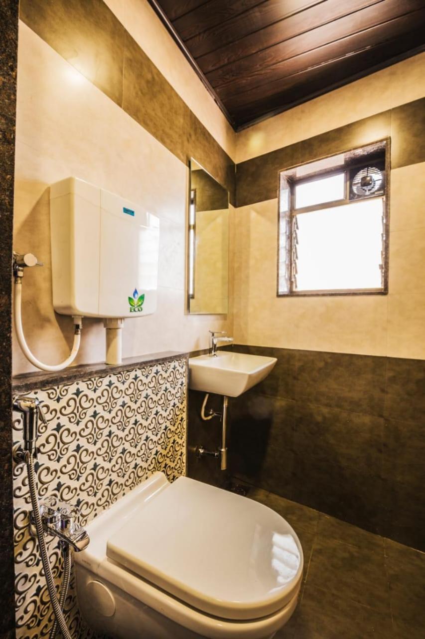 Hotel Golden Crown Mumbai Exterior photo