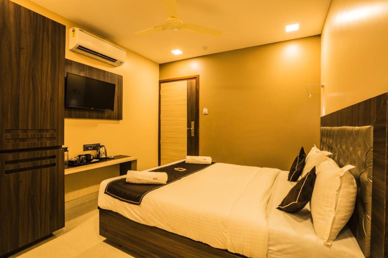 Hotel Golden Crown Mumbai Exterior photo