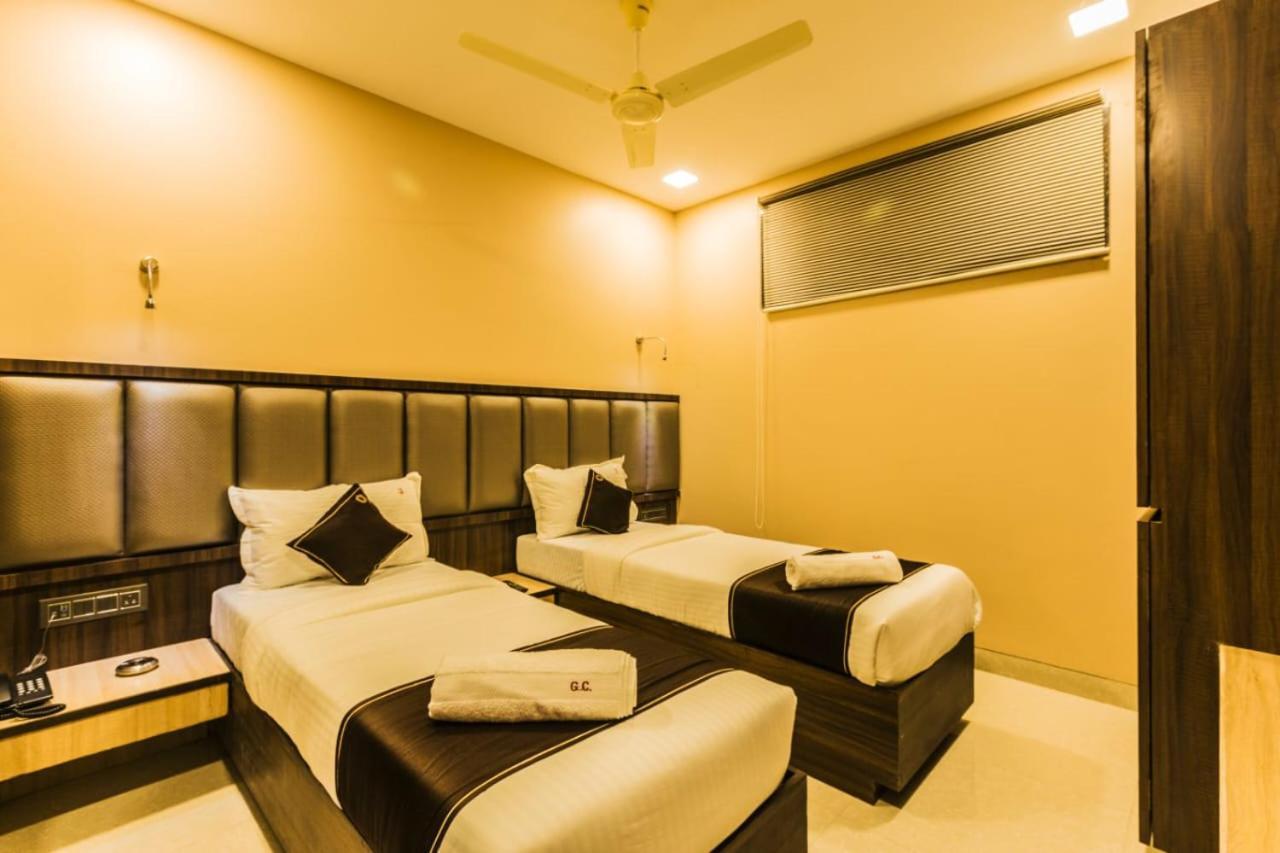 Hotel Golden Crown Mumbai Exterior photo